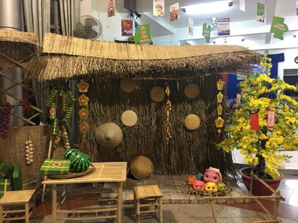 Mẫu 2 gian hàng tre phong cách làng quê Việt